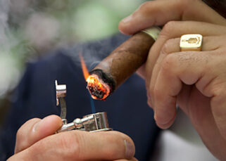 cum se foloseste un cutter pentru trabuc