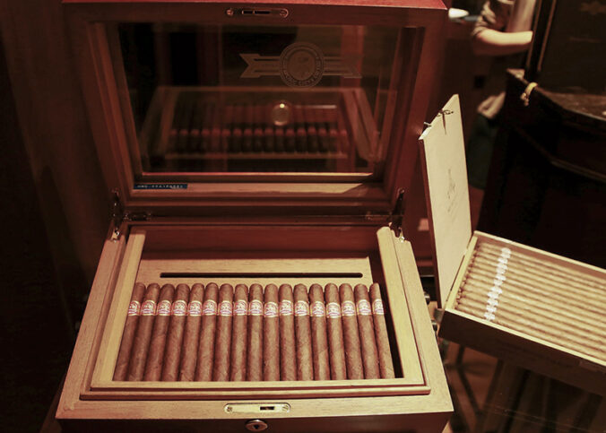 humidor portabil pentru trabucuri de calitate